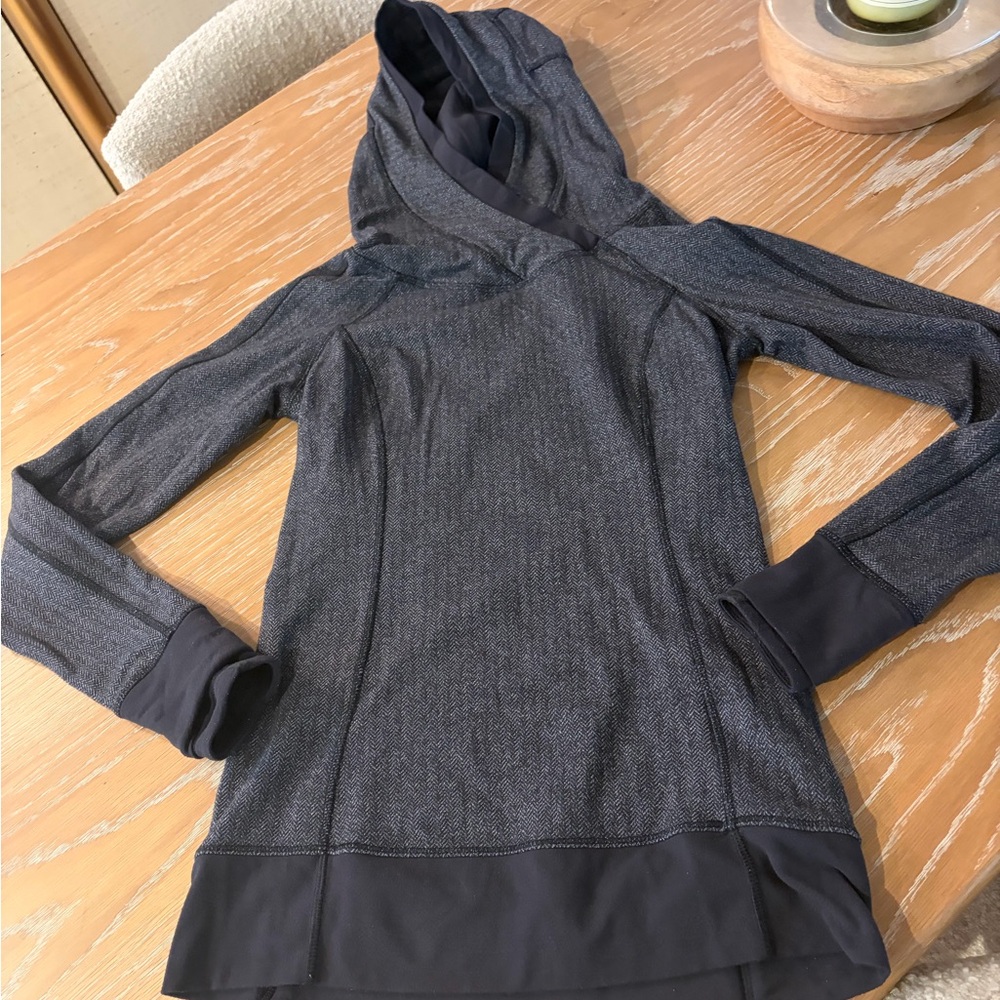 Lululemon Think Fast Hoodie - Size 6